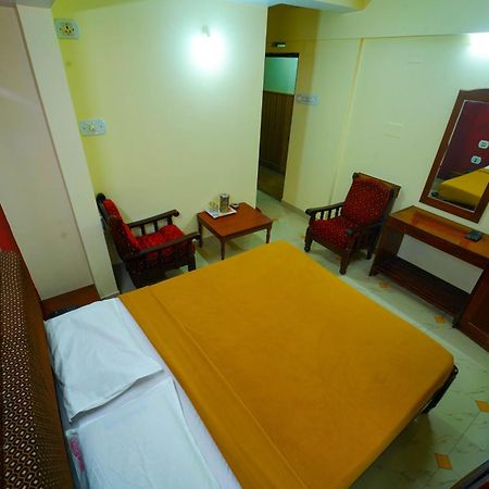 Отель Amogha Residency Майсур Экстерьер фото